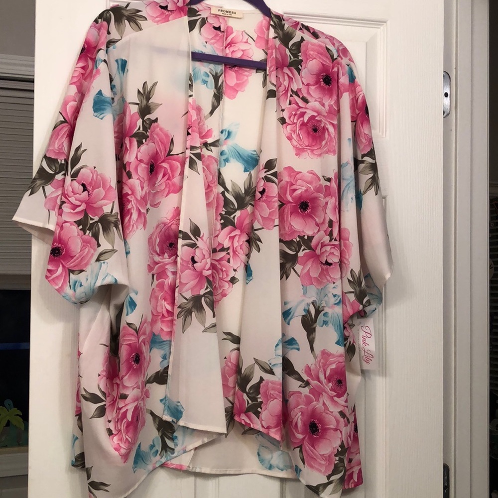 NWT Floral Kimono